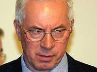 Люди, стоящие на Евромайдане — это далеко не вся Украина /Азаров/